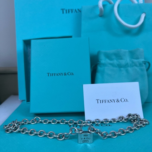 🔴Authentic TIFFANY & CO RARE Vintage Sterling Silver Padlock Link Necklace 🔴 - Picture 5 of 12